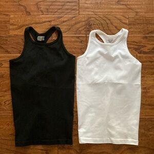Athleta seamless ribbed tanks XS